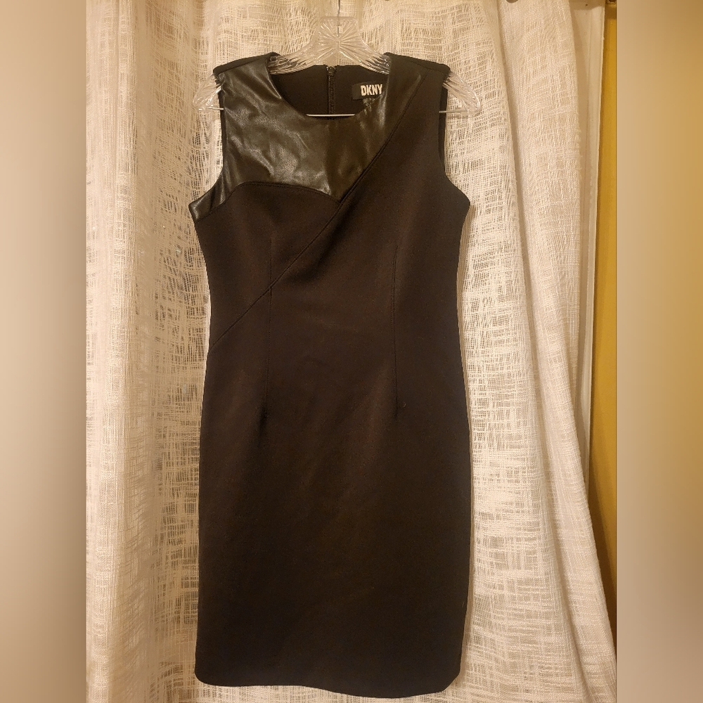DKNY Donna Karan Black Sheath Body Con Dress With Faux Leather Detail Size 6